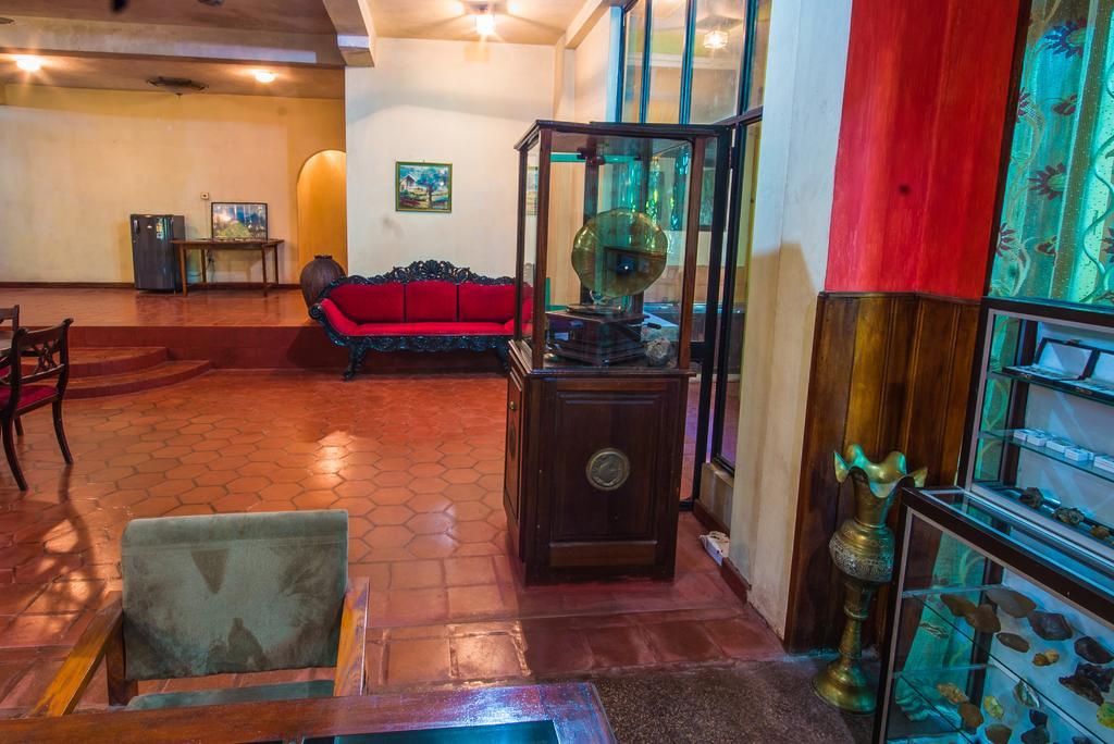 Hotel Gem Land Ratnapura Kültér fotó