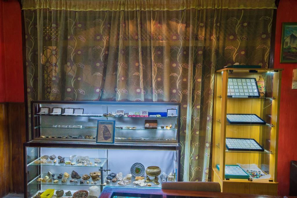 Hotel Gem Land Ratnapura Kültér fotó