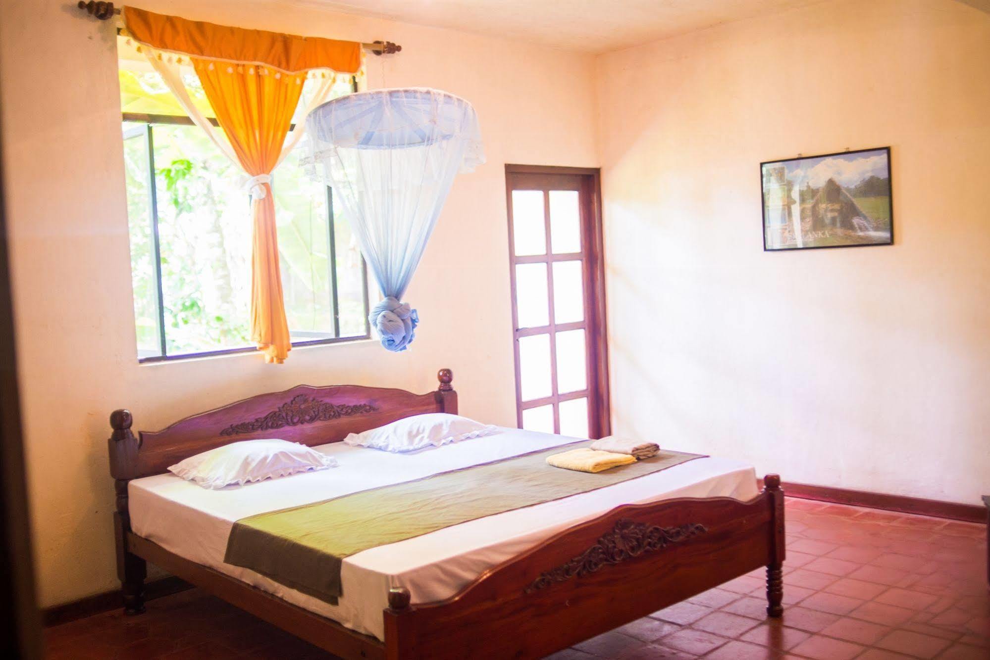 Hotel Gem Land Ratnapura Kültér fotó