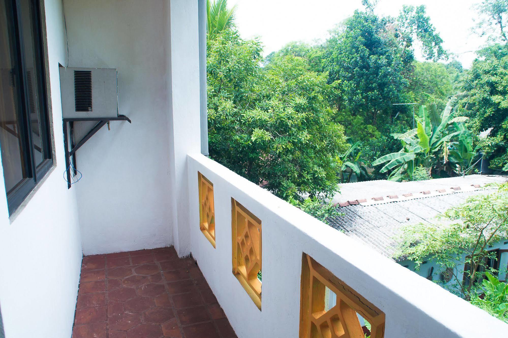 Hotel Gem Land Ratnapura Kültér fotó